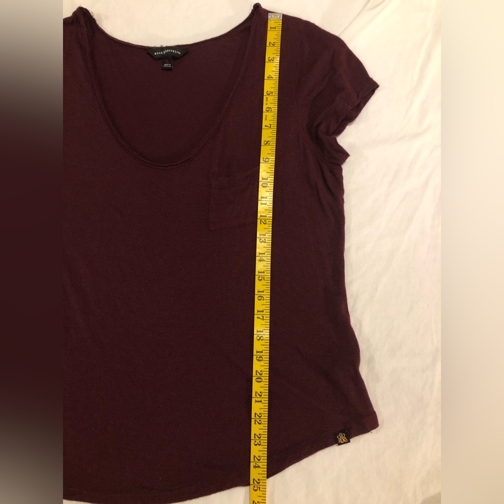 Rock & Republic, XL, 100% rayon plum light shimmer with deep front scoop - Picture 9 of 12